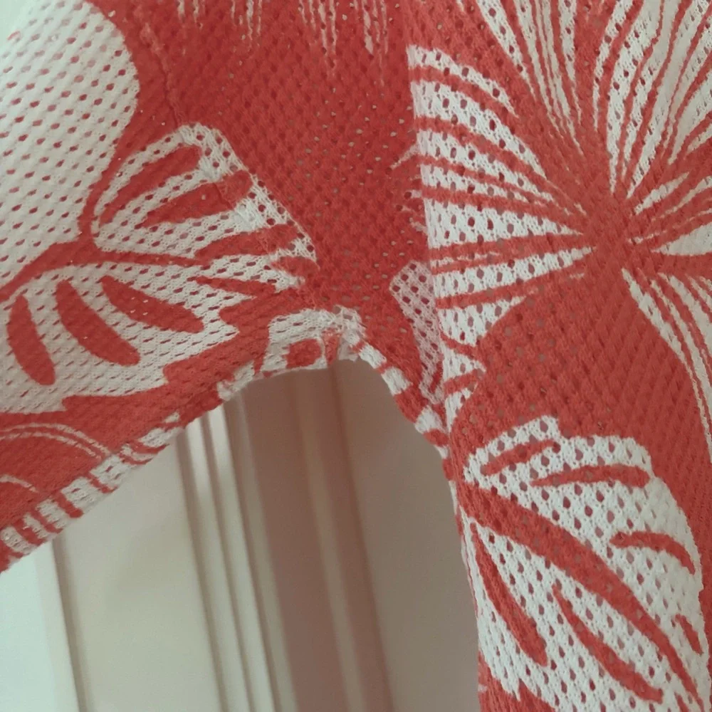 Tommy Bahama Coral and White Floral lightweight sweater large - Picture 5 of 8